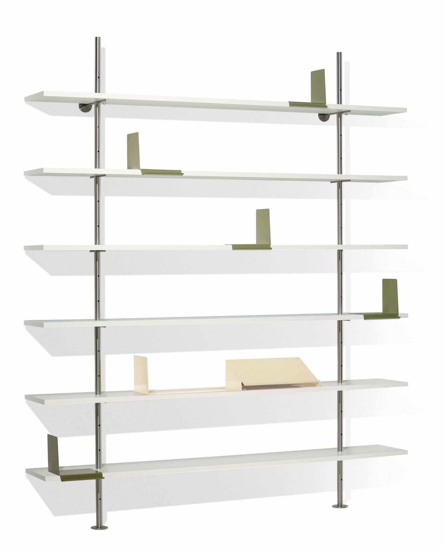 Weißes Eiermann Regal mit basaltgrauen Buchstützen von Richard Lampert, 140cm breit.