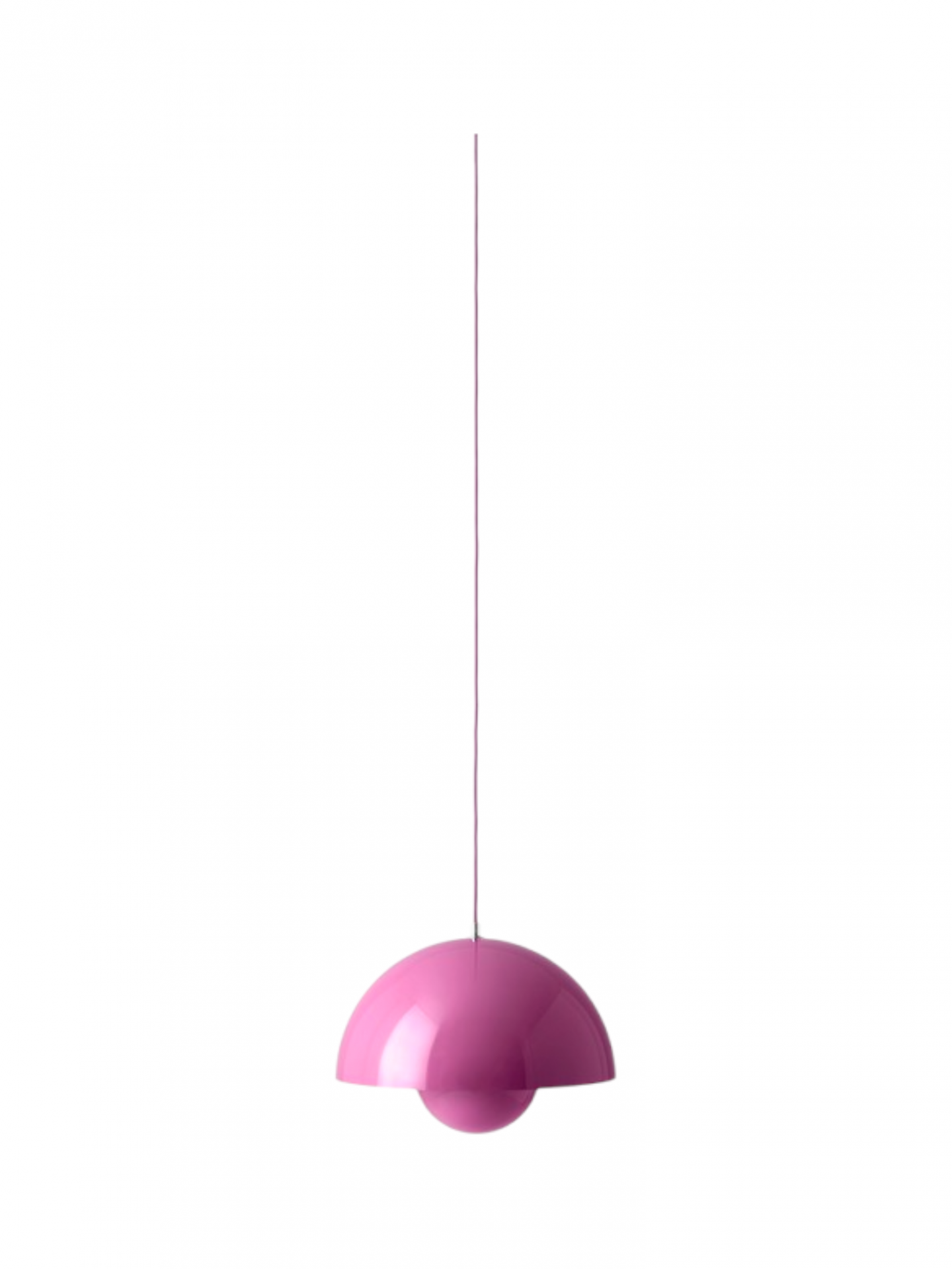 Nahaufnahme der Flowerpot VP7 Pendelleuchte von AndTradition in glänzendem Rosa, freigestellt vor weißem Hintergrund.