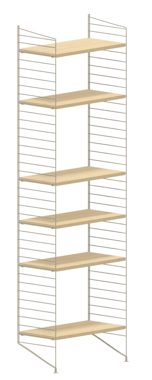 Wohnzimmer KONFIGURATIONEN L5 String Furniture Regalsystem mit hellem Holz und filigranen, silbernen Metallelementen.