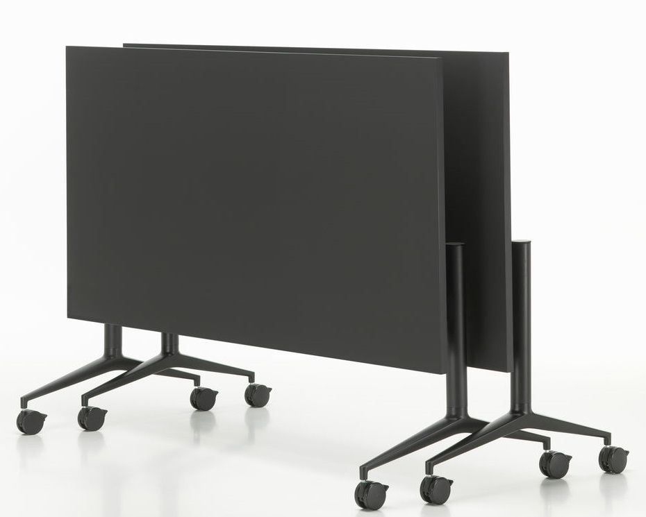 Vitra MedaMorph Klapptisch in Schwarz, zwei Tische zusammengeklappt und platzsparend auf Rollen gelagert.