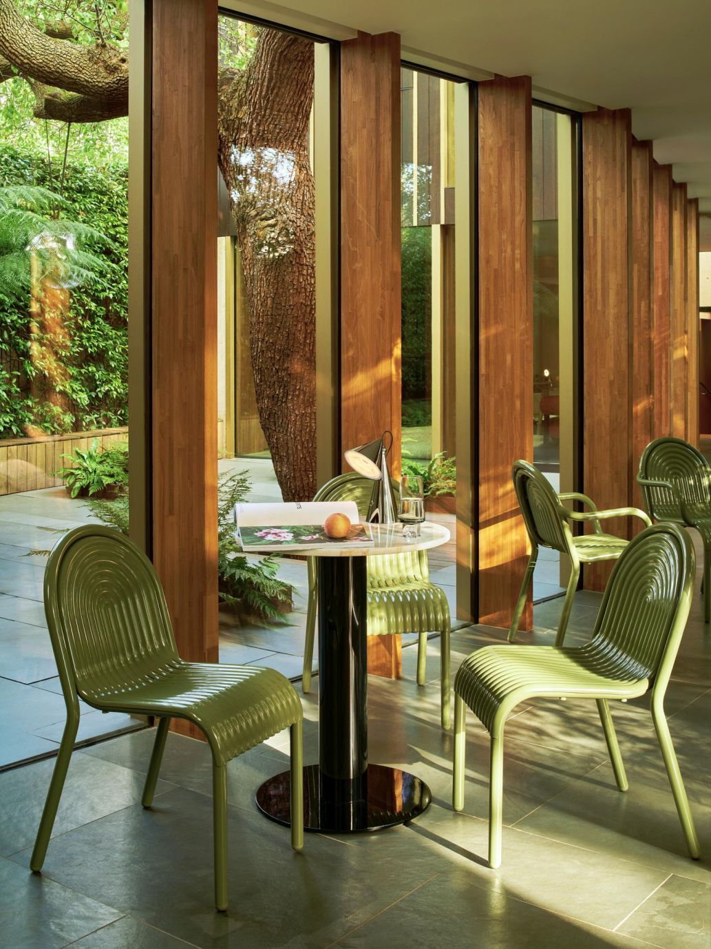 Groove Outdoor-stoel Putty van Tom Dixon