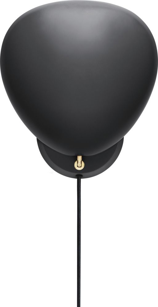 Schwarze Cobra Wandleuchte von Grossman für Gubi mit Textilkabel und Messingdetails.