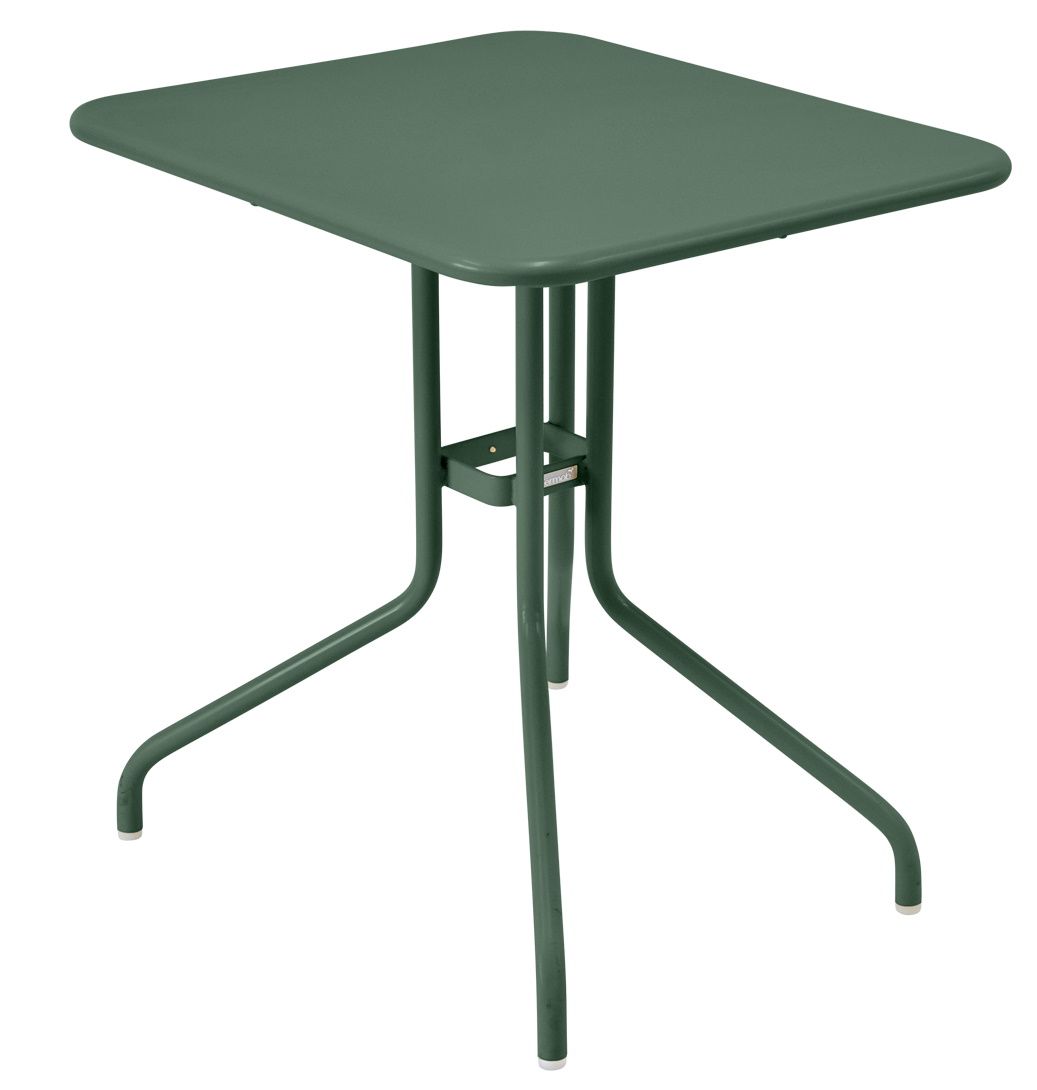 Grüner Fermob Pétale Outdoor Tisch 60x70 cm mit quadratischer Tischplatte und filigranem Stahlgestell.