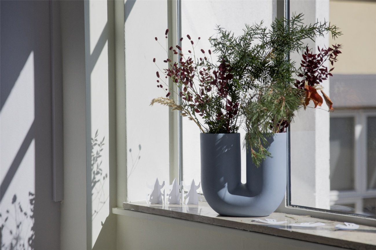 Kink-vaas H 26,3 cm Muuto Dieprood