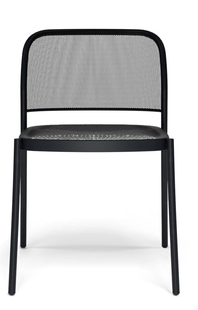 Schwarzer Café Chair Stuhl von Emu für den Außenbereich mit Netzstruktur, Frontansicht.