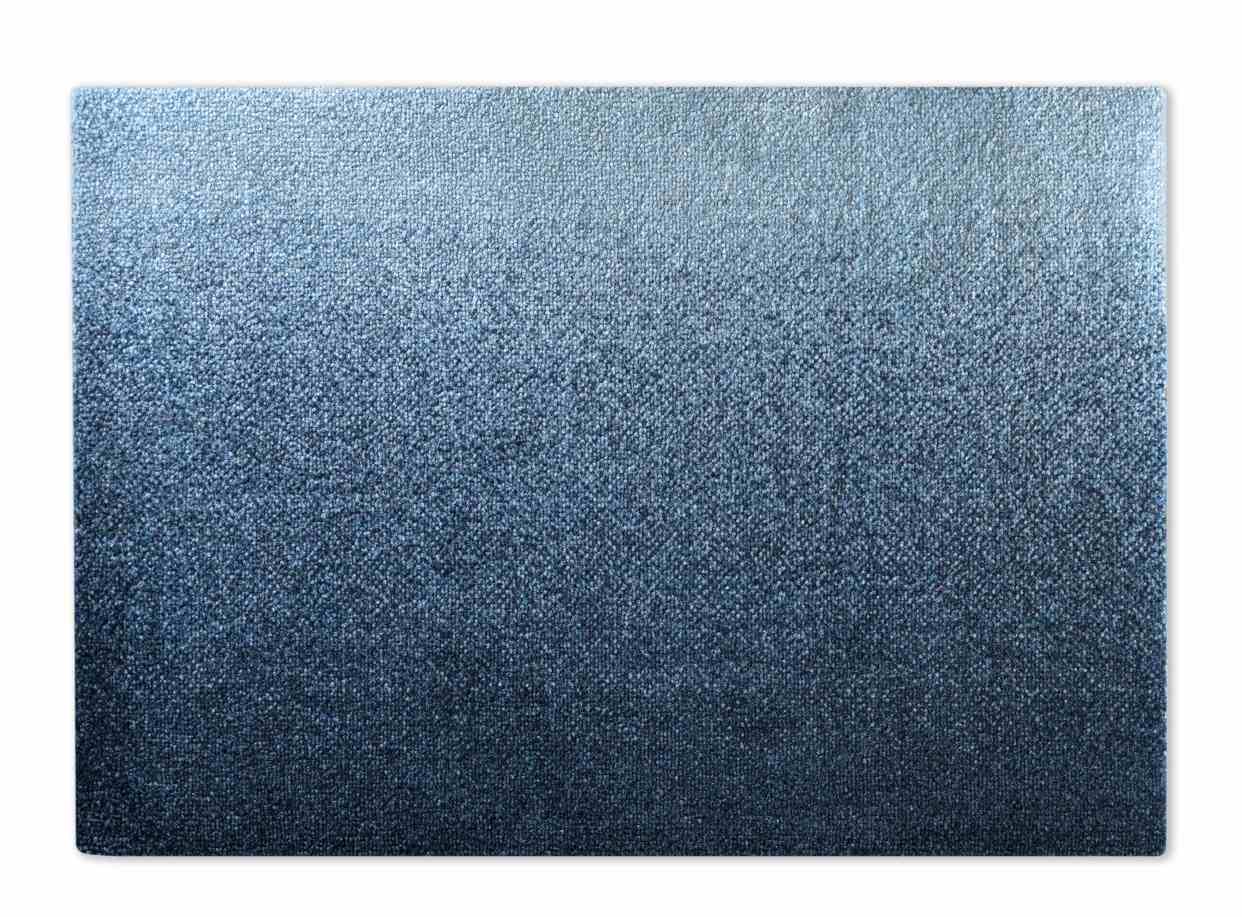 Nahaufnahme der blauen Dis Fußmatte von Heymat für Innen und Außen.
