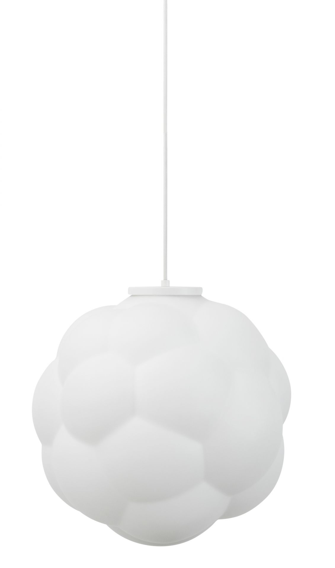 Weiße Bubba Pendelleuchte von Normann Copenhagen, moderne Hängelampe im Wolken-Design.