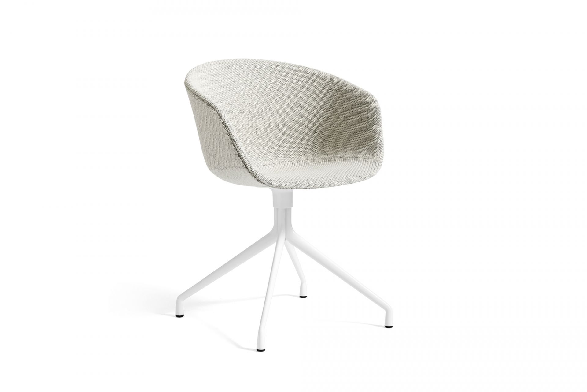 About A Chair AAC21 Stuhl von Hay mit Vollpolster und weißem Vierfuß-Gestell.