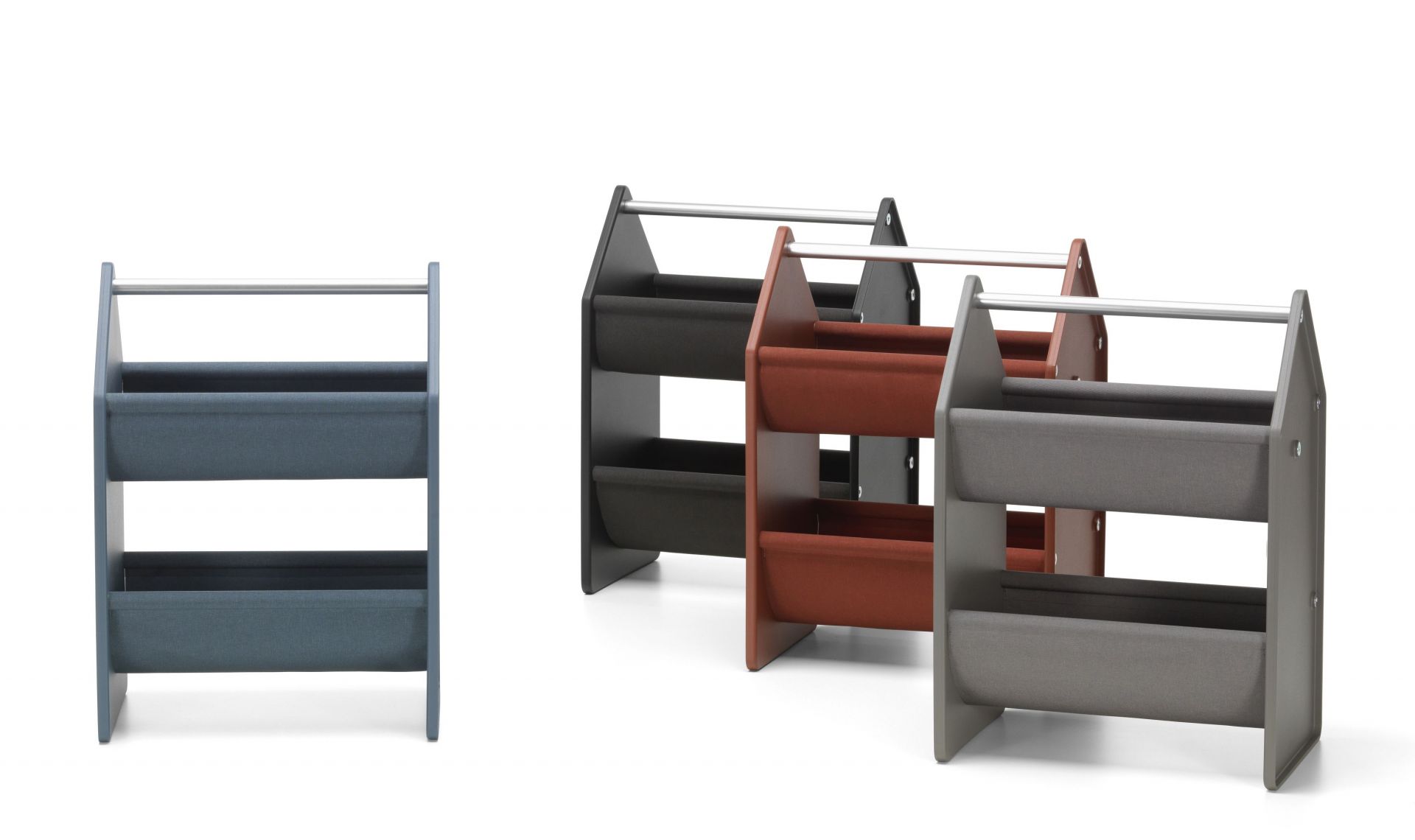 Vitra Drop Box Aufbewahrungsbox in Blau, Braun, Grau und Schwarz, moderne Aufbewahrungslösung für Wohnräume.