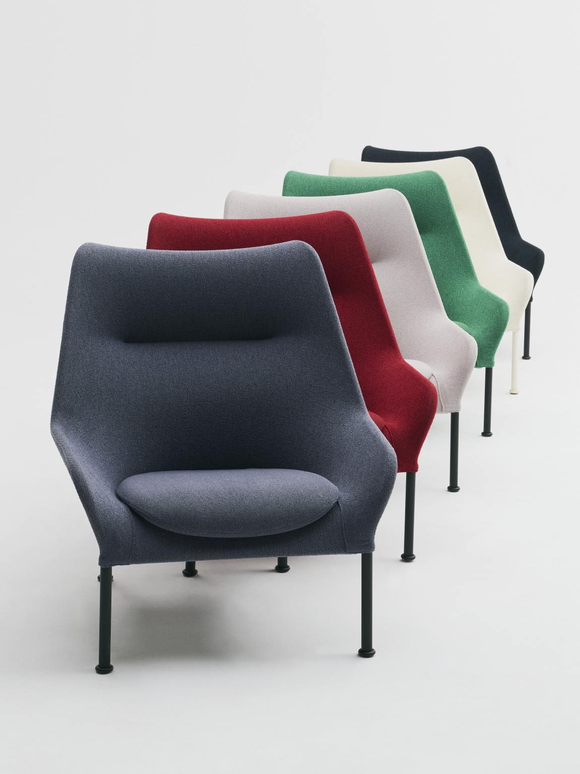 Hay Sessel 02 Lounge Chair in verschiedenen Farben, Stoffbezug und schwarzen Metallbeinen.