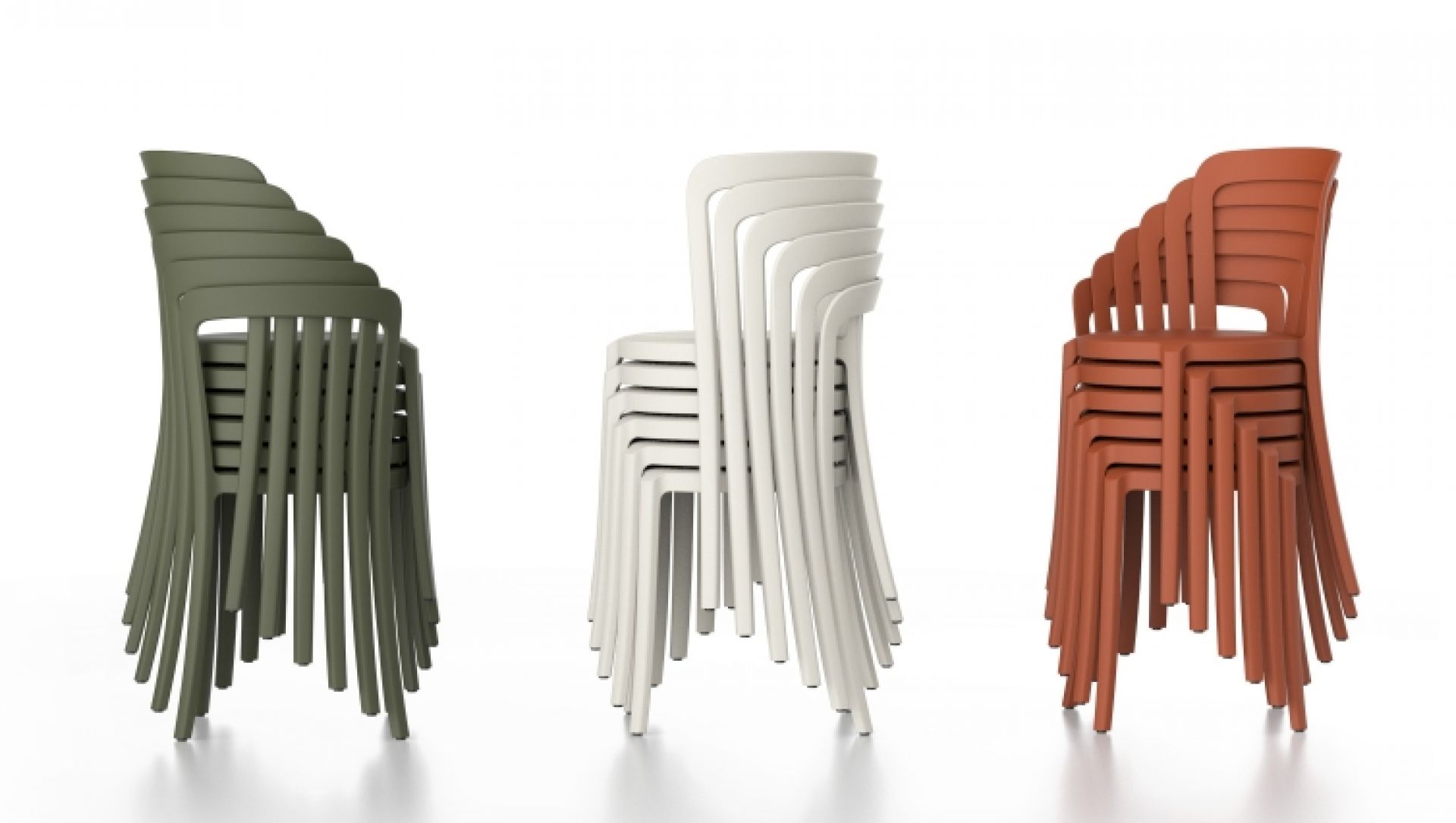 Drei Stapel On & On Stühle von Emeco in Grün, Weiß und Braun. Recycelte Design Stühle.