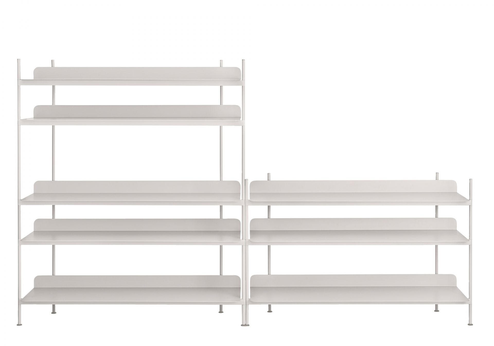 Helles Muuto Compile Regalsystem in verschiedenen Höhen, modernes modulares Bücherregal für Wohnzimmer und Büro.