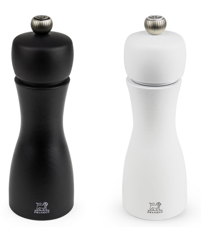 Peugeot Duo Tahiti Salz- und Pfeffermühle Set, je eine Mühle in Weiß und Schwarz.