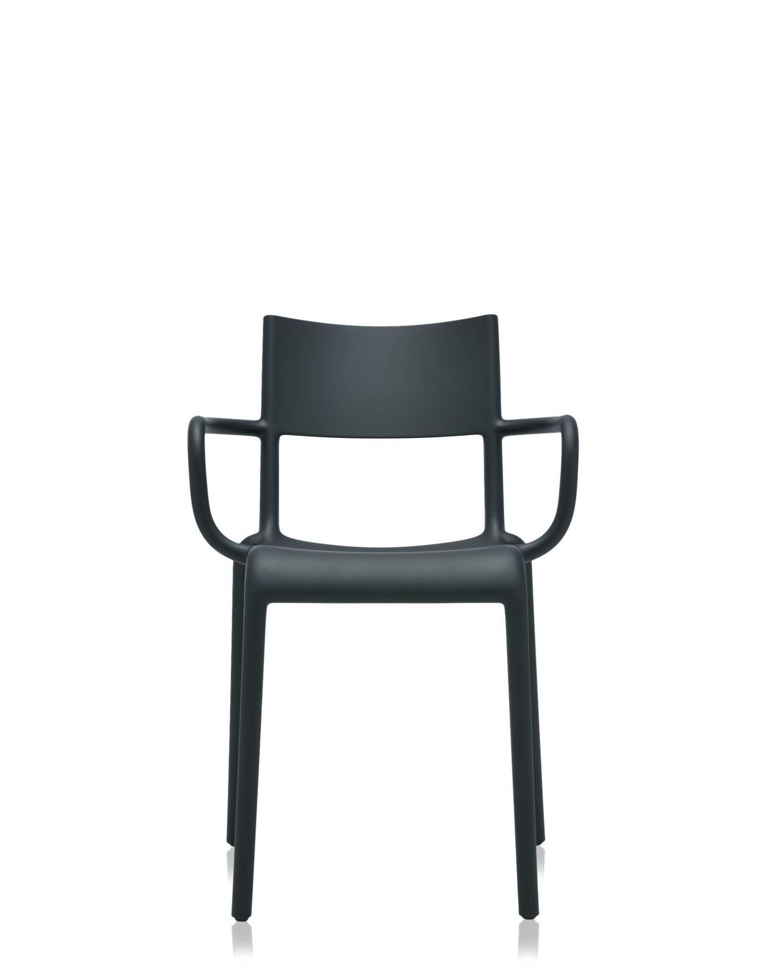 Schwarzer A Armlehnstuhl im Kartell Stil, moderner Designstuhl für Esszimmer und Wohnbereich.