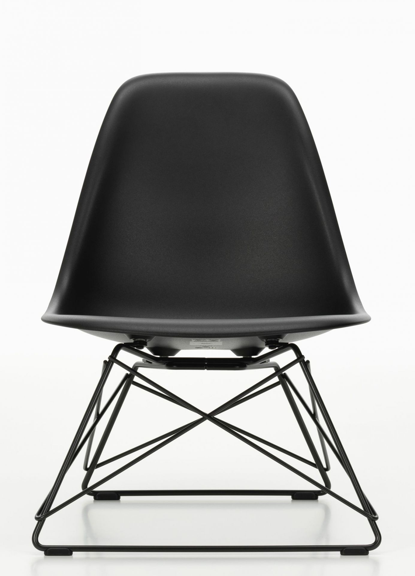 Schwarzer Eames Plastic Side Chair LSR Stuhl von Vitra mit verchromtem Drahtgestell, Frontansicht.