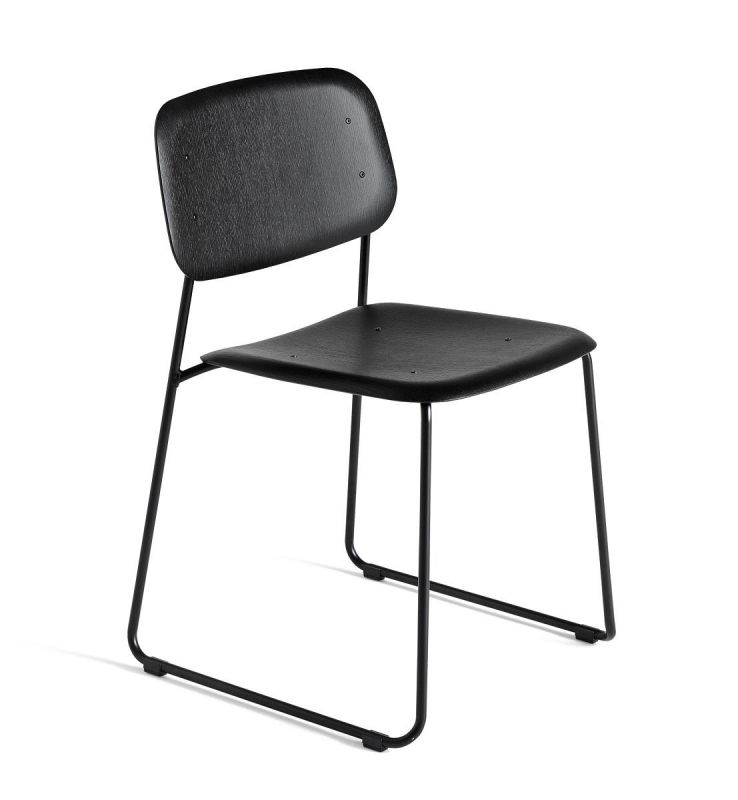 Schwarzer Soft Edge Stuhl von Hay mit Stahlgestell, ideal für modernes Wohnen und Büro.