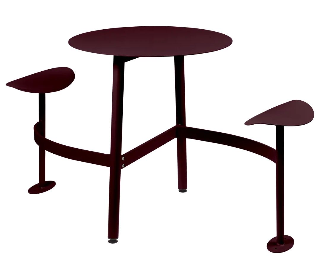 Bolder 2-Sitzer-Tisch von Fermob für den Außenbereich, moderner Bistrotisch mit integrierten Sitzflächen in Pflaume.