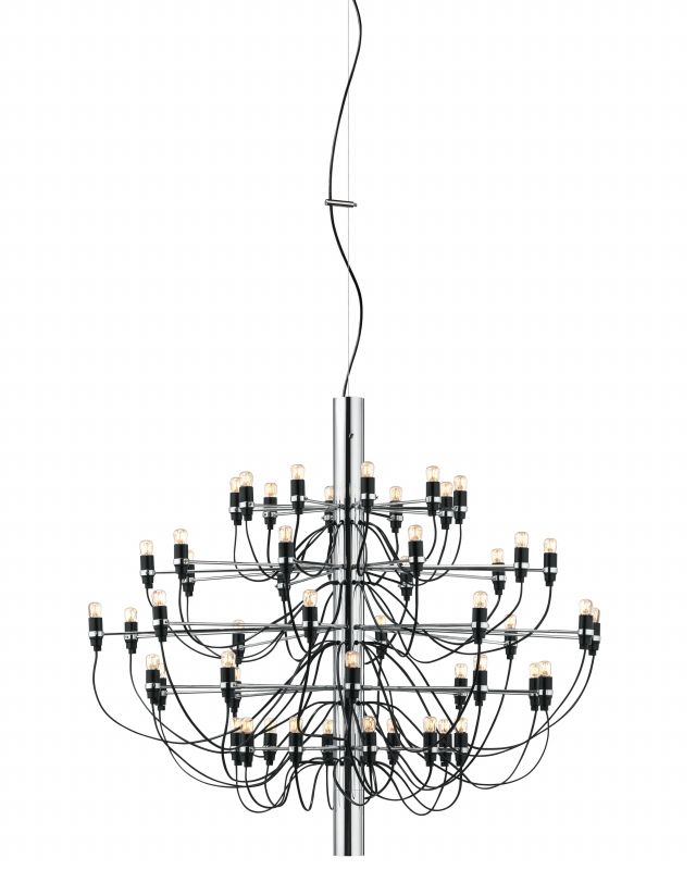 Flos 2097 Kronleuchter mit 50 Leuchten: Moderner Deckenleuchter aus Stahl und schwarzen Kabeln.