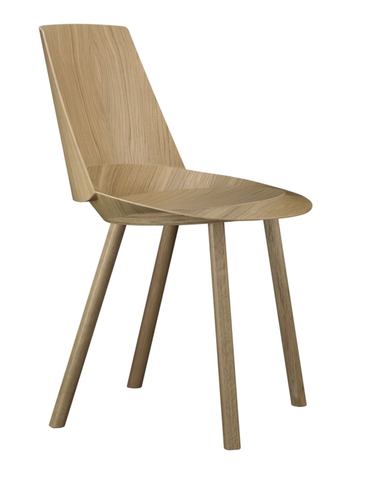 CH04 Houdini Stuhl von e15, minimalistisches Design aus hellem, geöltem Eichenholz, Ansicht von der Seite.