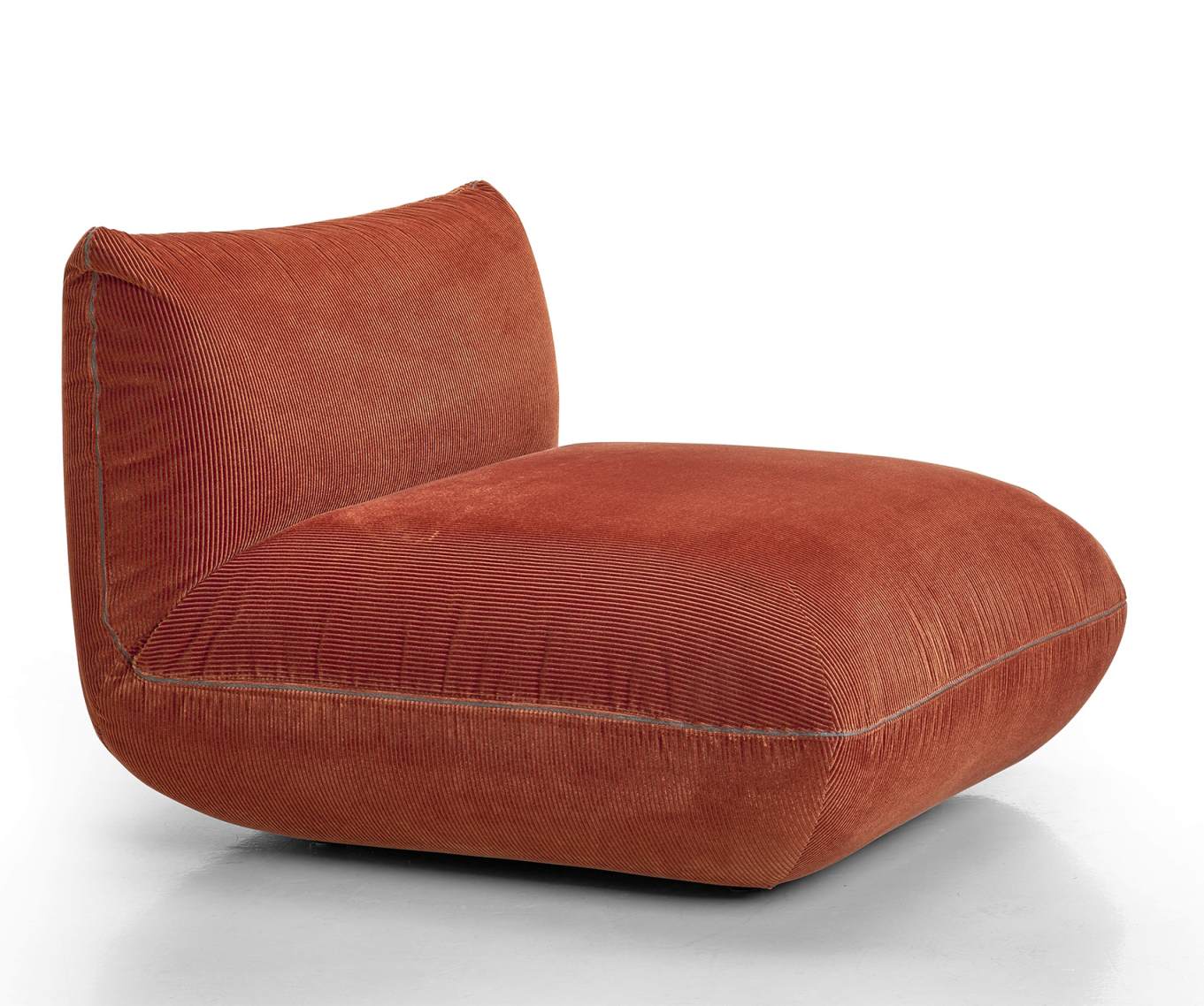 Nahaufnahme des Jalis 21 Modulsofas von Cor, ein orangefarbenes, konfigurierbares Sofa ohne Armlehnen.