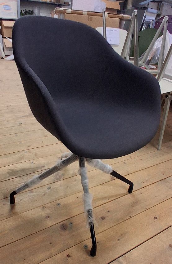 About A Chair AAC221 / AAC 221 / Zachte stoel met draaibare voet / REMIX 286 Hay EXEMPLAAR MET GEBREKEN