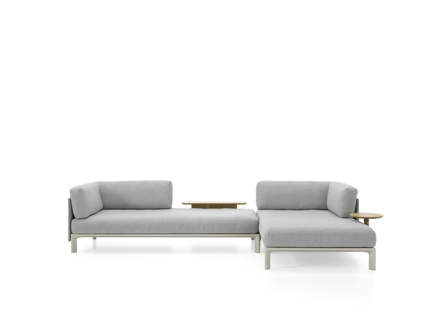 Vitra Anagram Panel 90 cm: Modernes graues Lounge Sofa mit integrierten Holztischen, ideal für Wohnzimmer.