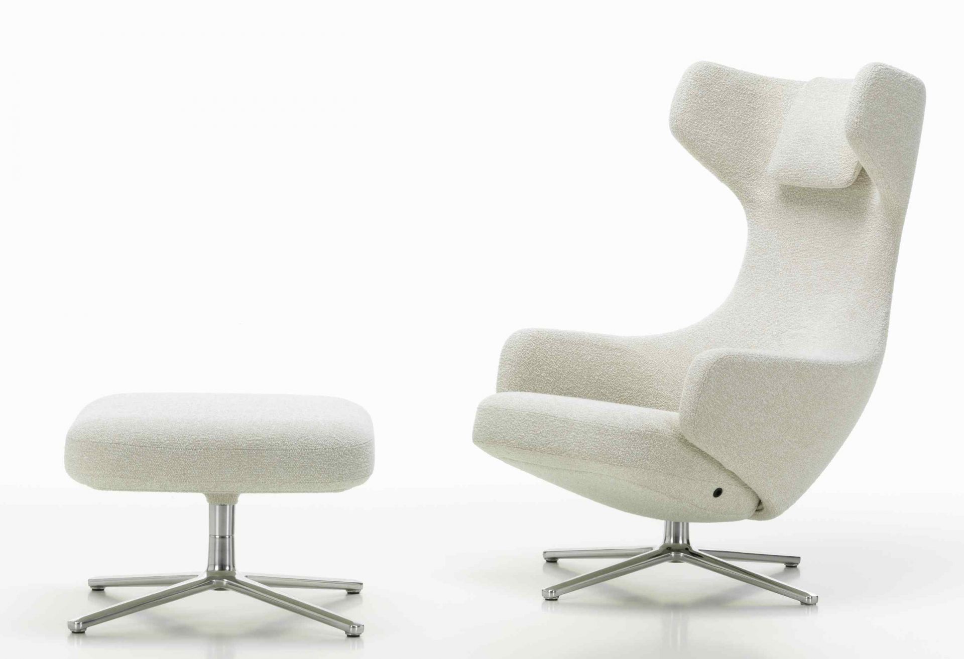 Grand Repos Sessel mit Ottoman von Vitra in Elfenbein, bequemer Relaxsessel mit Fußhocker.