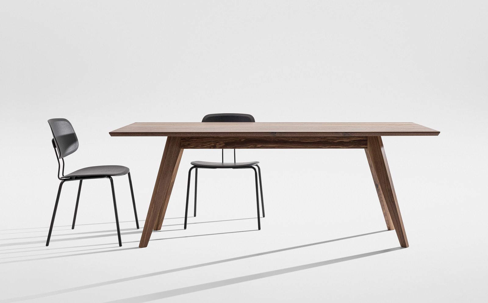 CENA Tisch: Rechteckiger Esstisch aus Holz mit Stühlen, modernes Design für Esszimmer und Küche.
