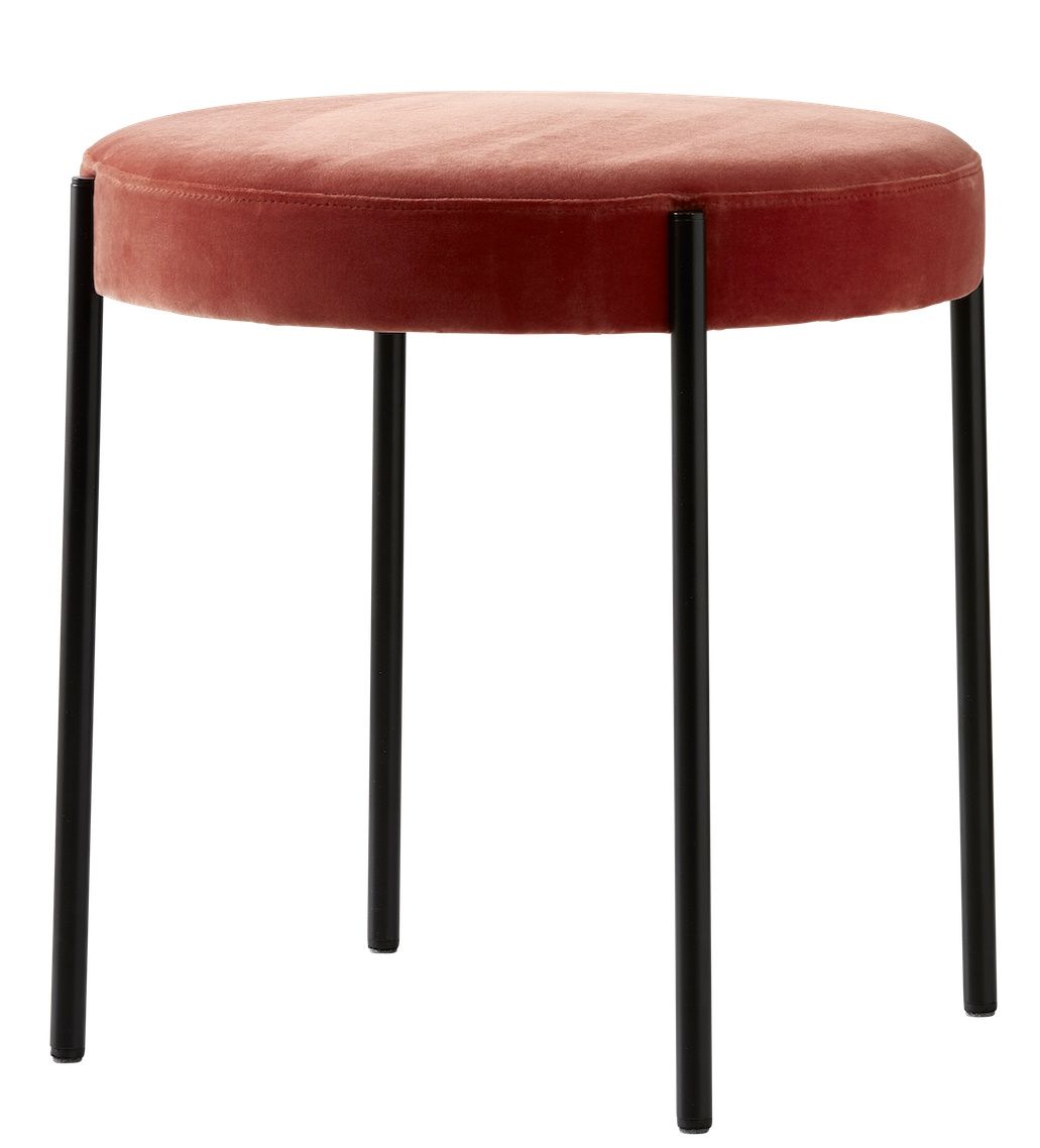 Verpan Series 430 Hocker mit rundem, korallenrotem Samtsitz und schwarzen Metallbeinen, modernes Möbeldesign.