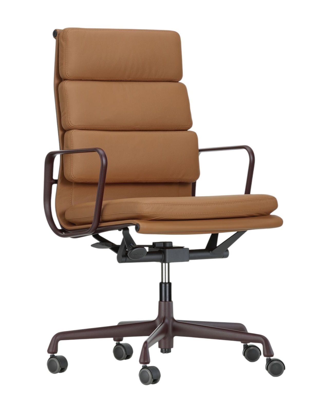 Vitra Soft Pad Chair EA219 in Cognac Leder, Bürostuhl mit Armlehnen und Rollen, Frontansicht.