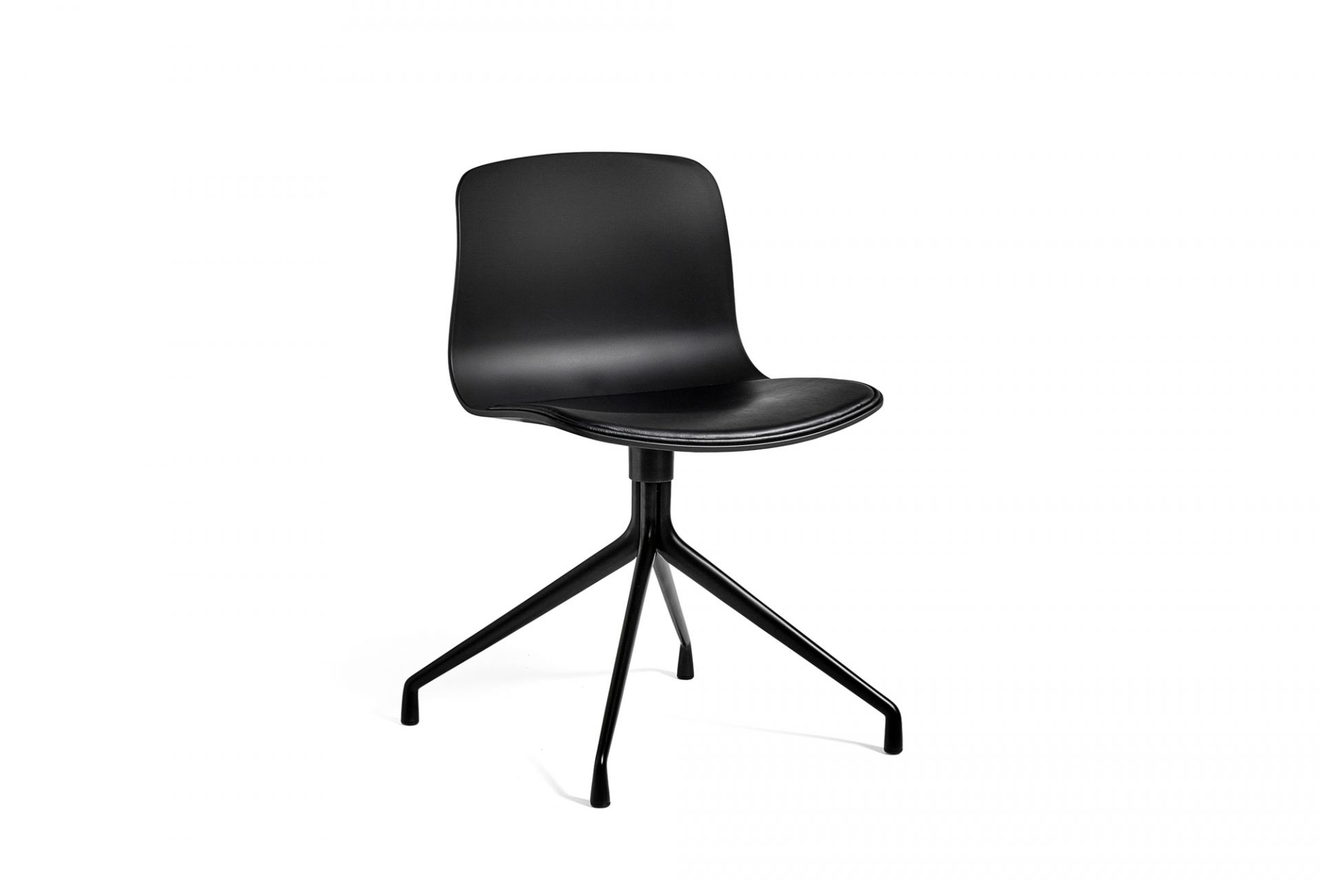 Schwarzer About a Chair AAC 10 Stuhl von Hay mit dreibeinigem Untergestell. Moderner Designstuhl.