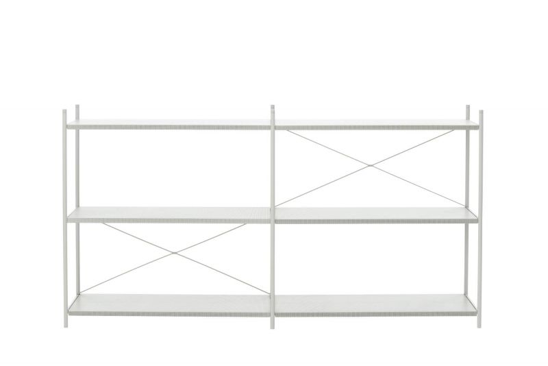 Graues Punctual Regal 2x3 von Ferm Living. Modernes, minimalistisches Regalsystem für Wohnzimmer und Büro.