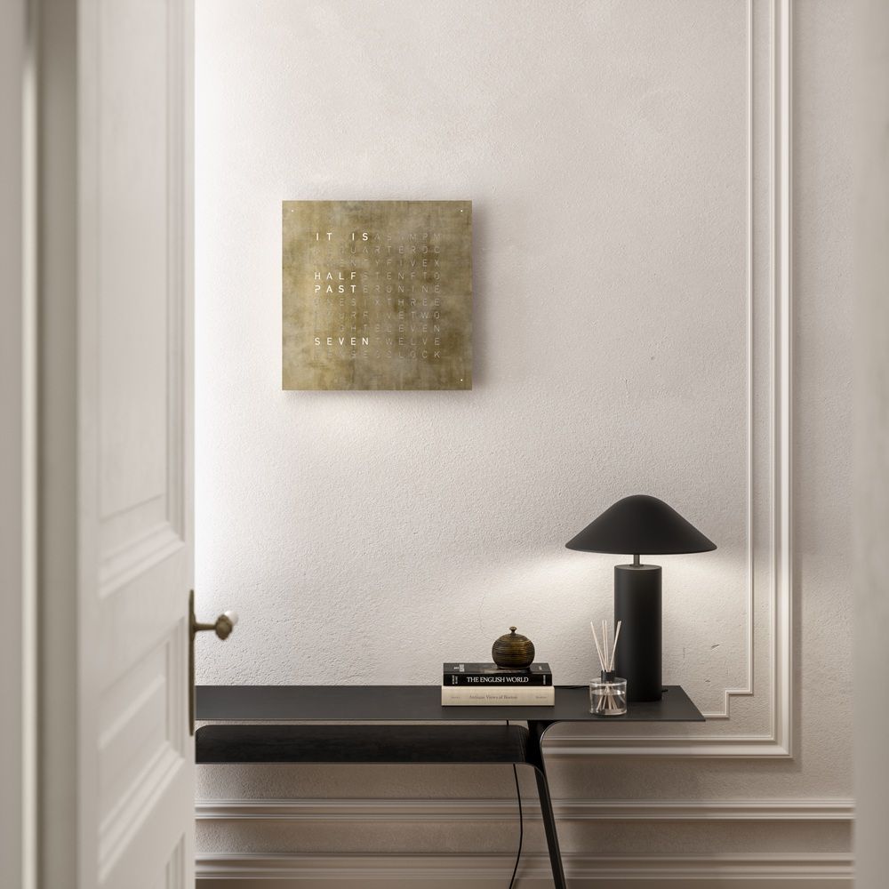Earth 45 Creator's Edition wandklok / Tijdsobject Engels QLOCKTWO