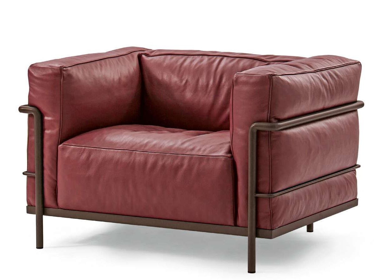 3 Fauteuil Grand Confort Sessel Cassina in rotem Leder mit Stahlrohrgestell, modernes Möbeldesign für Wohnzimmer.