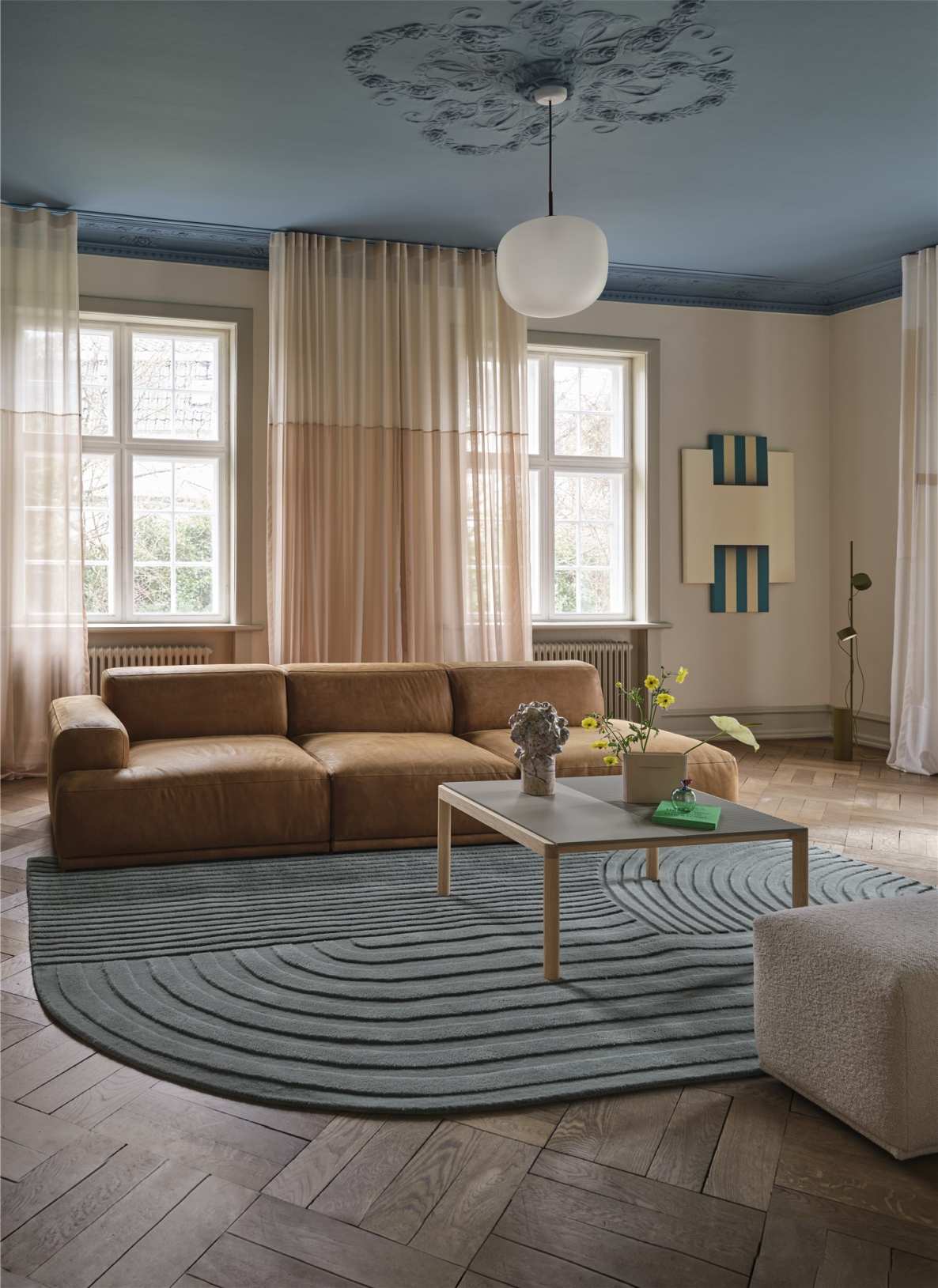 Post vloerlamp van Muuto