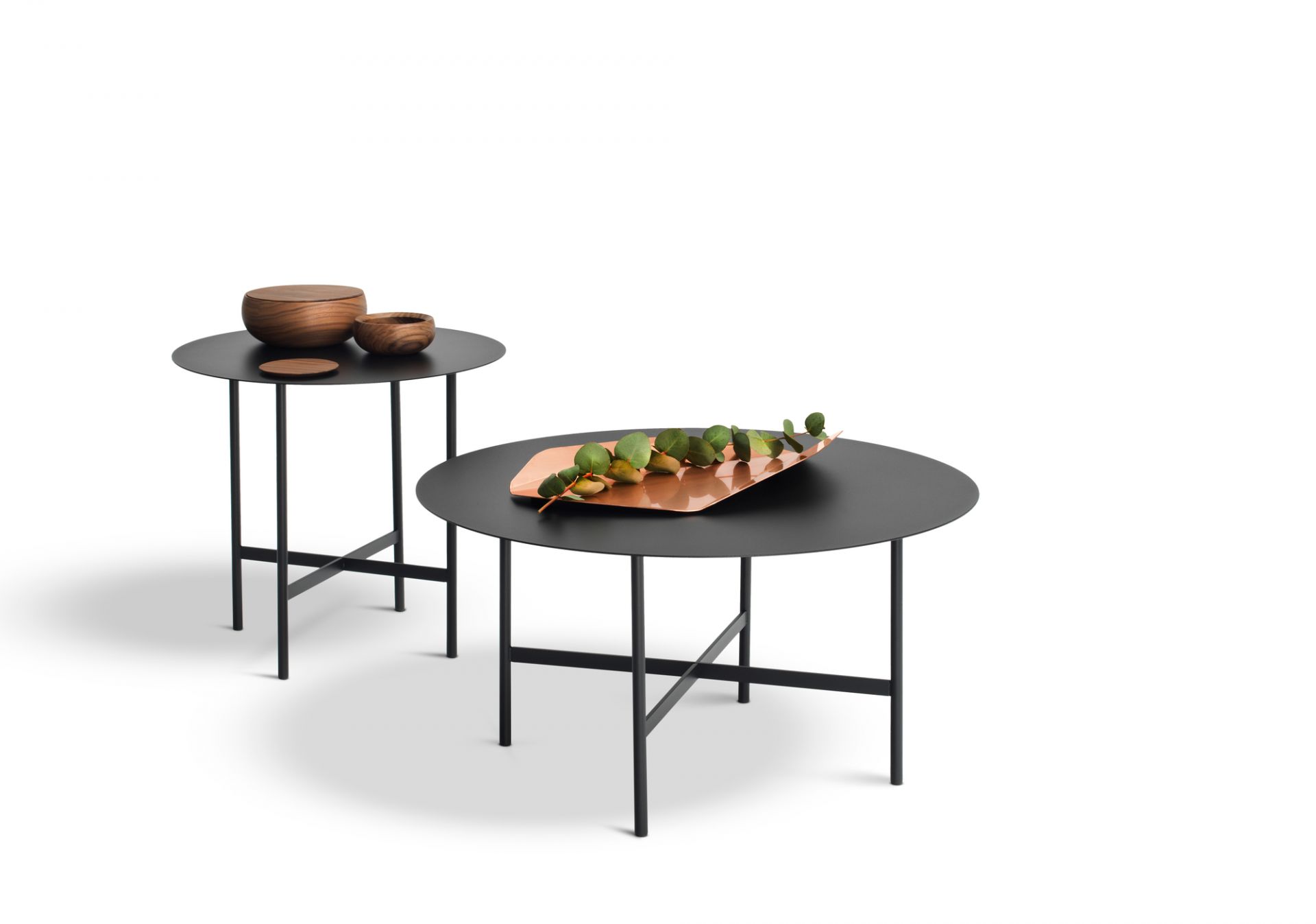 BETA Couchtisch und Beistelltisch von Müller Möbelfabrikation in tiefschwarz, modernes Design für Wohnzimmer.
