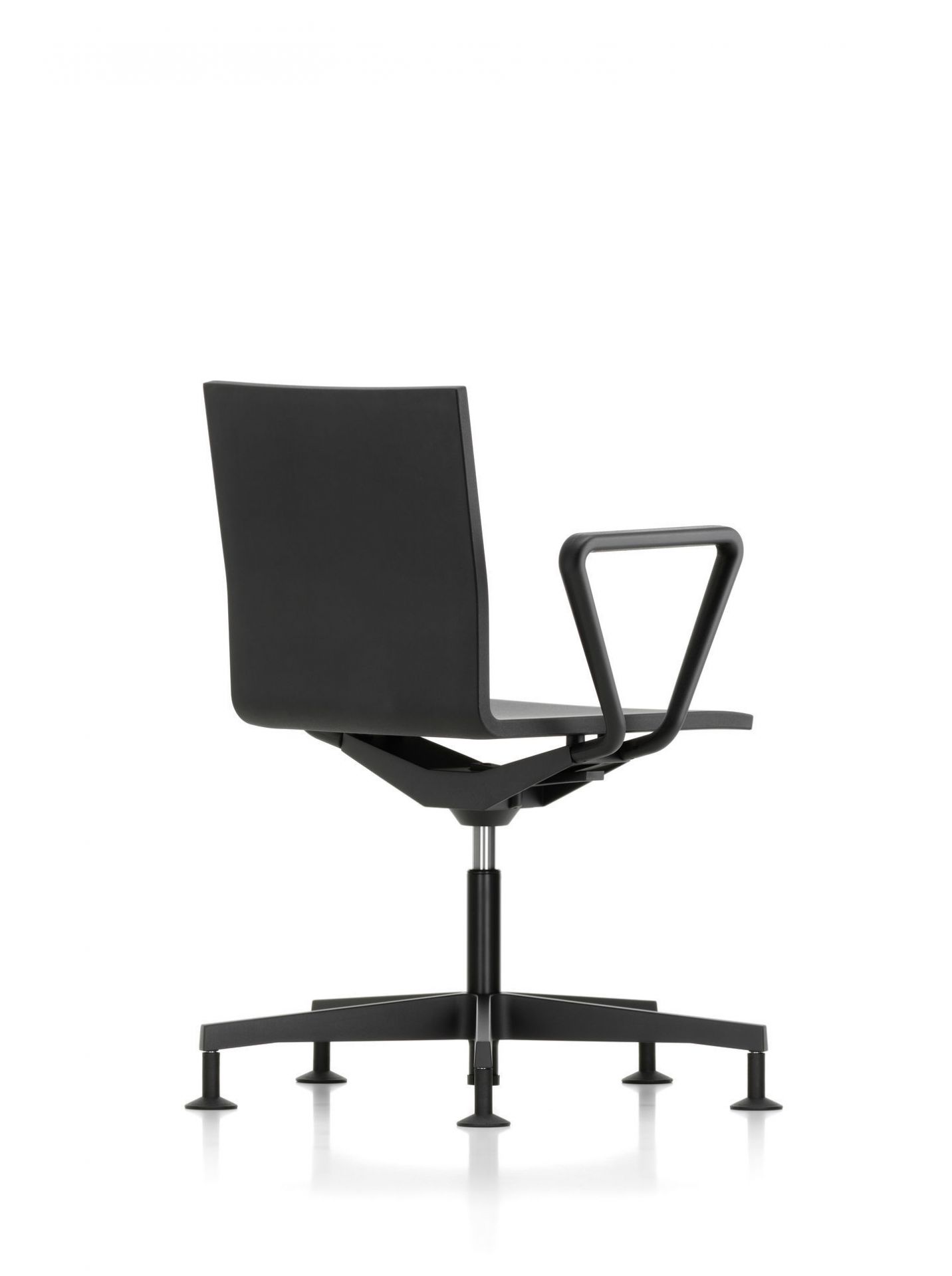 Schwarzer .04 Bürodrehstuhl von Vitra mit Armlehnen, Ansicht von hinten, ergonomisch und modern.