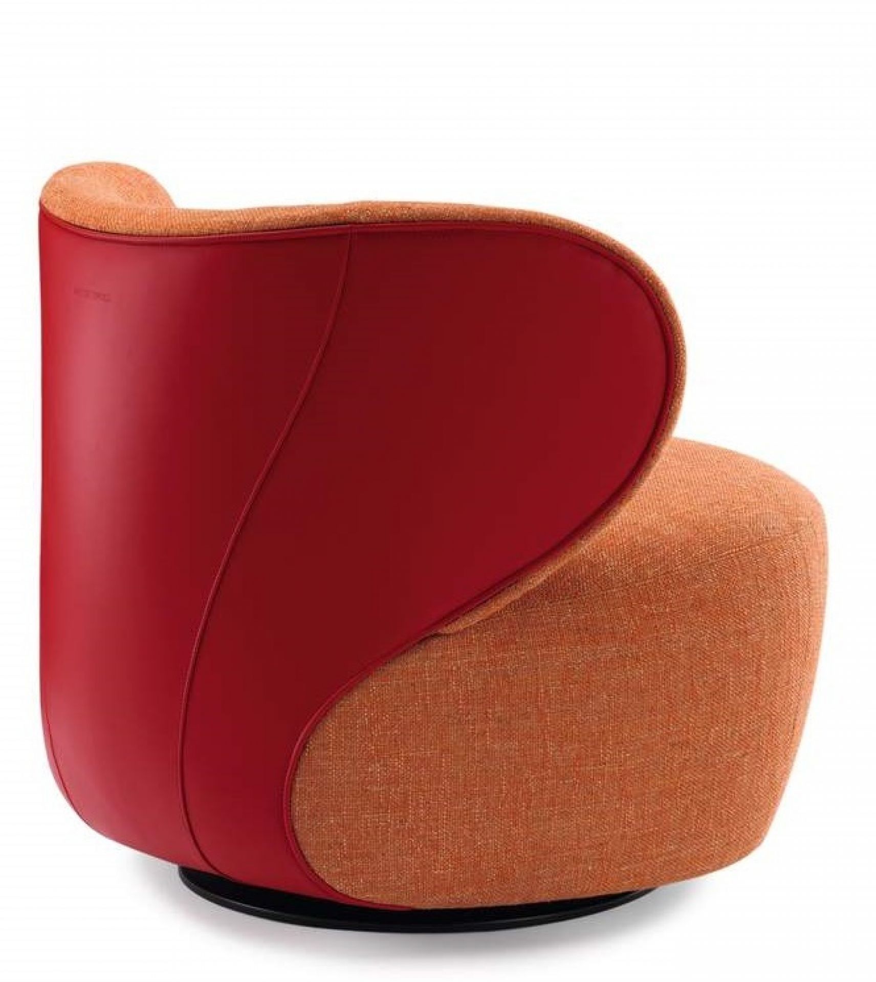 Bao Sessel von Walter Knoll, Stoffbezug in Orange und Leder in Rot.