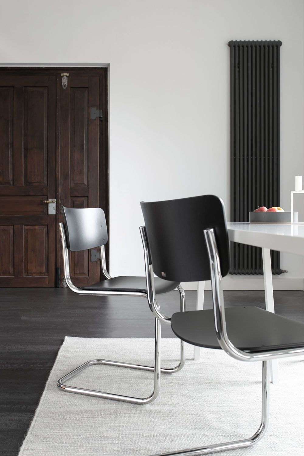 S 43 Klassieke stalen buisstoel met vrijdragende poten CHROOM/ZWART Thonet VOORKEURSCOMBINATIE