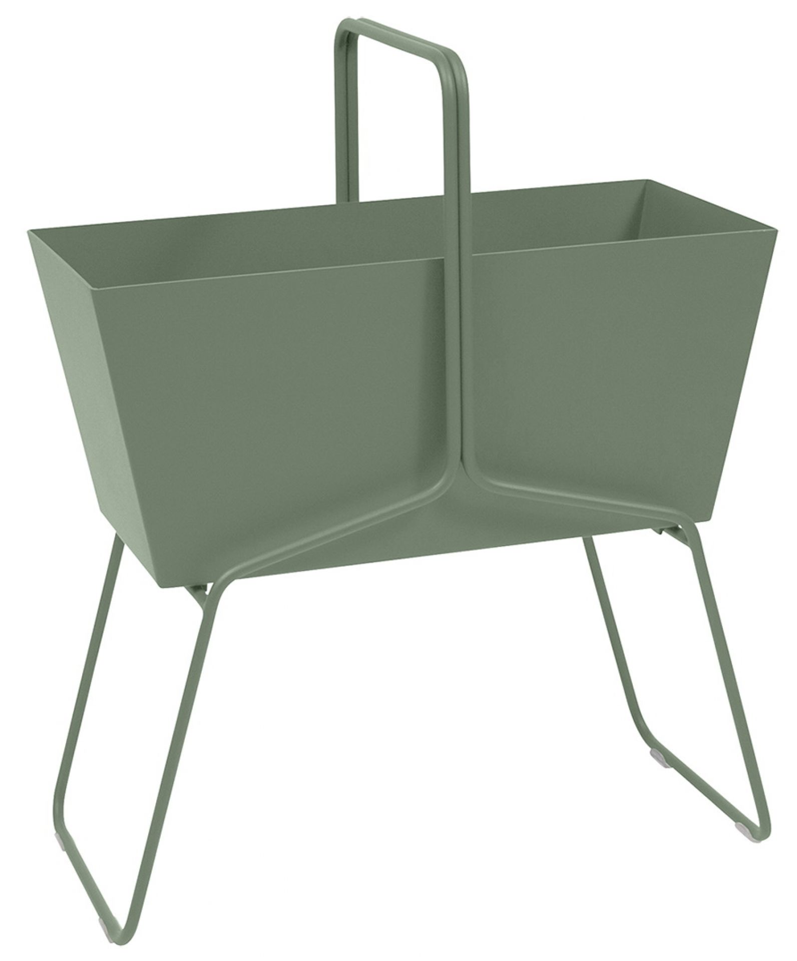 Grüner, hoher Basket Blumenkasten von Fermob mit Tragegriff und filigranem Metallgestell für den Garten.
