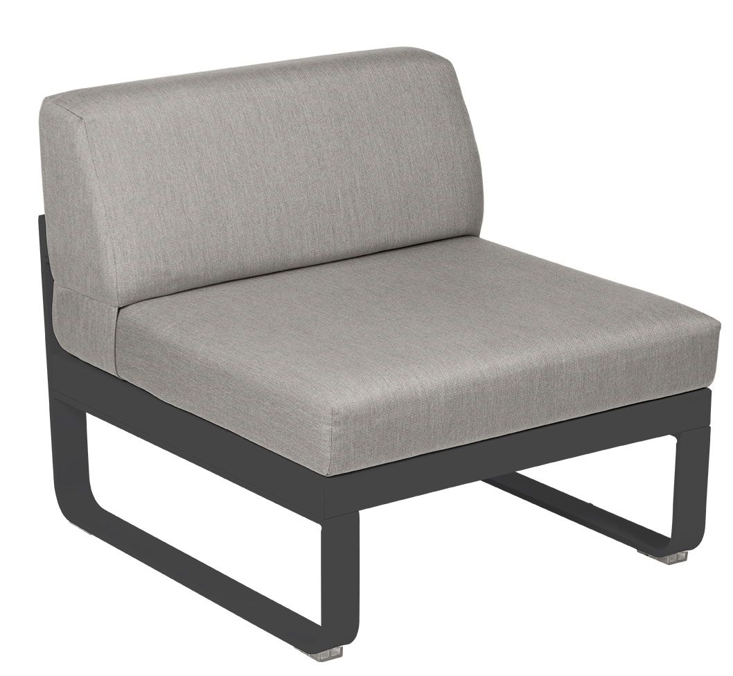 Bellevie Outdoor Sofa Modul Mitte, 1-Sitzer mit grauem Bezug und dunklem Rahmen.