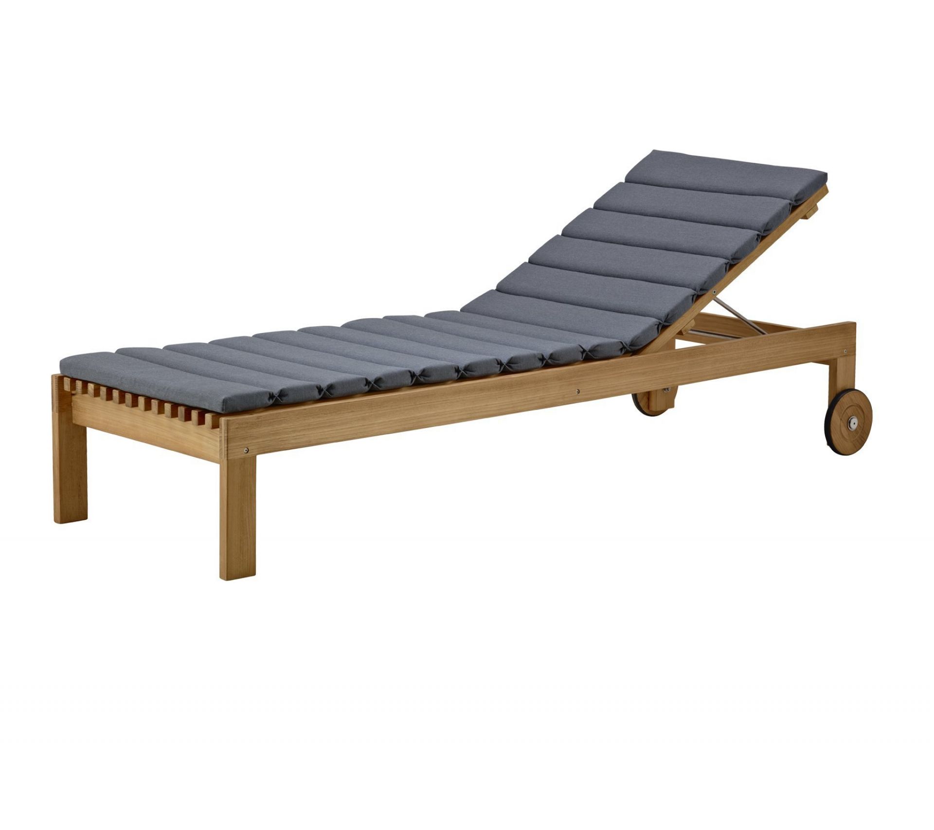Cane-Line Sonnenliege aus Teakholz mit grauem Amaze Kissen für komfortable Outdoor Entspannung.