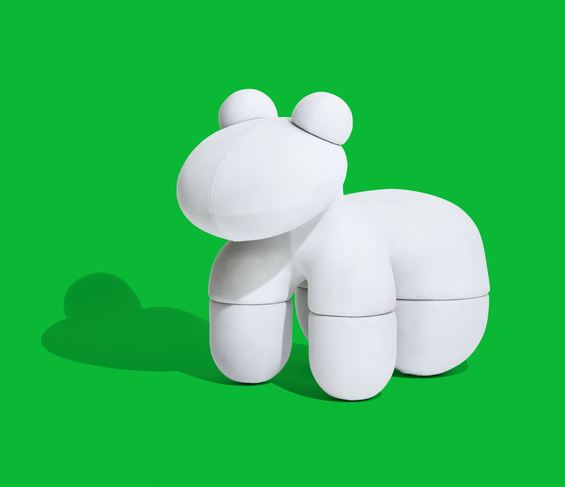 Weißer Pony Stuhl von Eero Aarnio Originals, modernes Möbeldesign für Kinder und Erwachsene.
