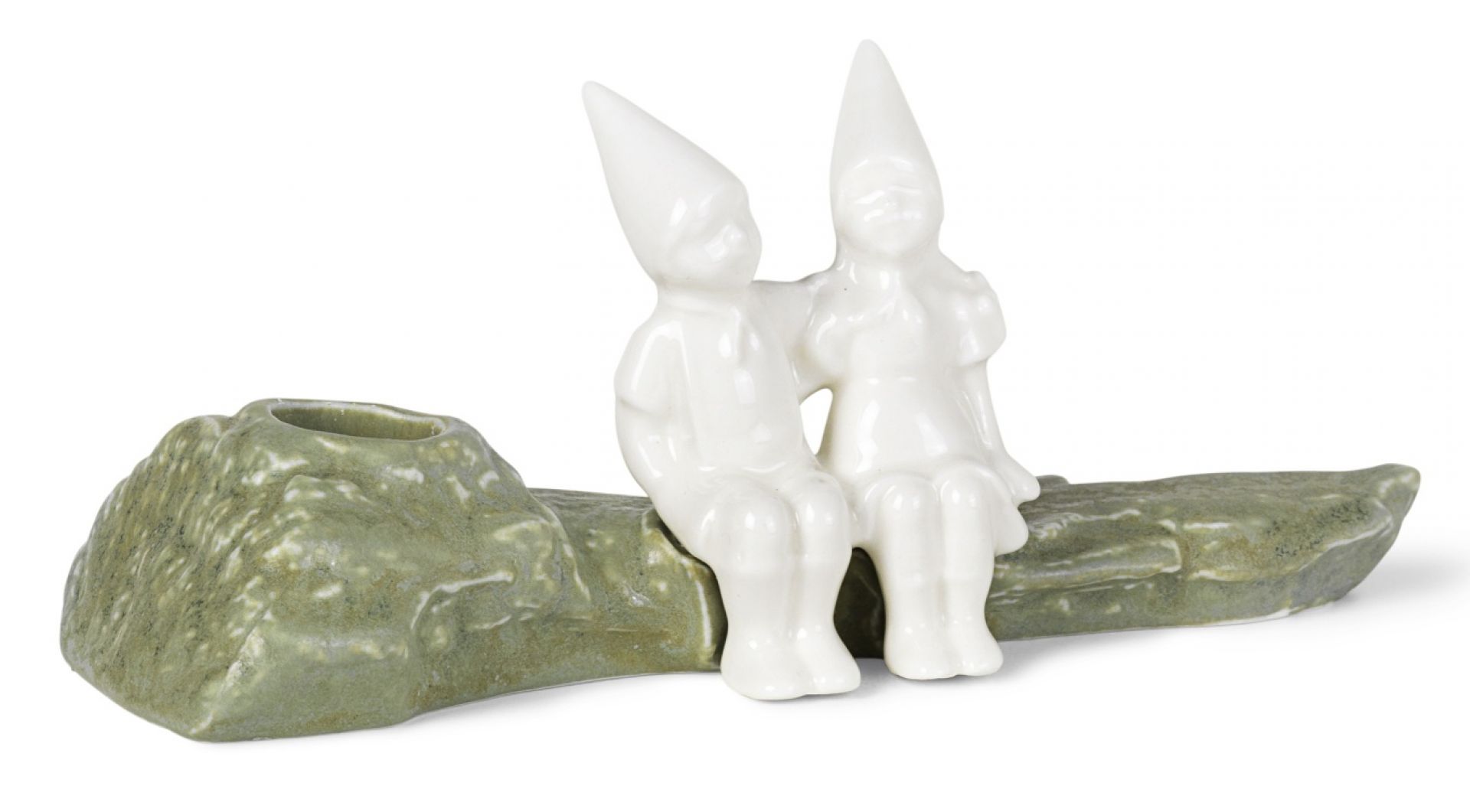 Christmas Tales Kerzenständer: Zwei weiße Figuren sitzen auf einem grünen Keramikstamm.