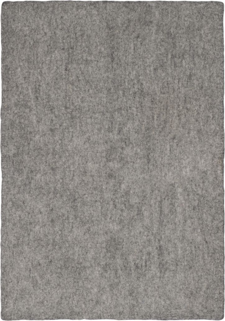 Rechteckiger, grau melierter Filzteppich (160x230 cm) von myfelt. Detailaufnahme der Textur des Teppichs.