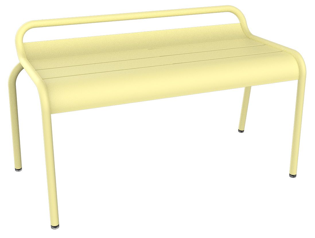 Gelbe Fermob Luxembourg Bank für den Außenbereich, kompaktes Design, ideal für Garten und Terrasse.