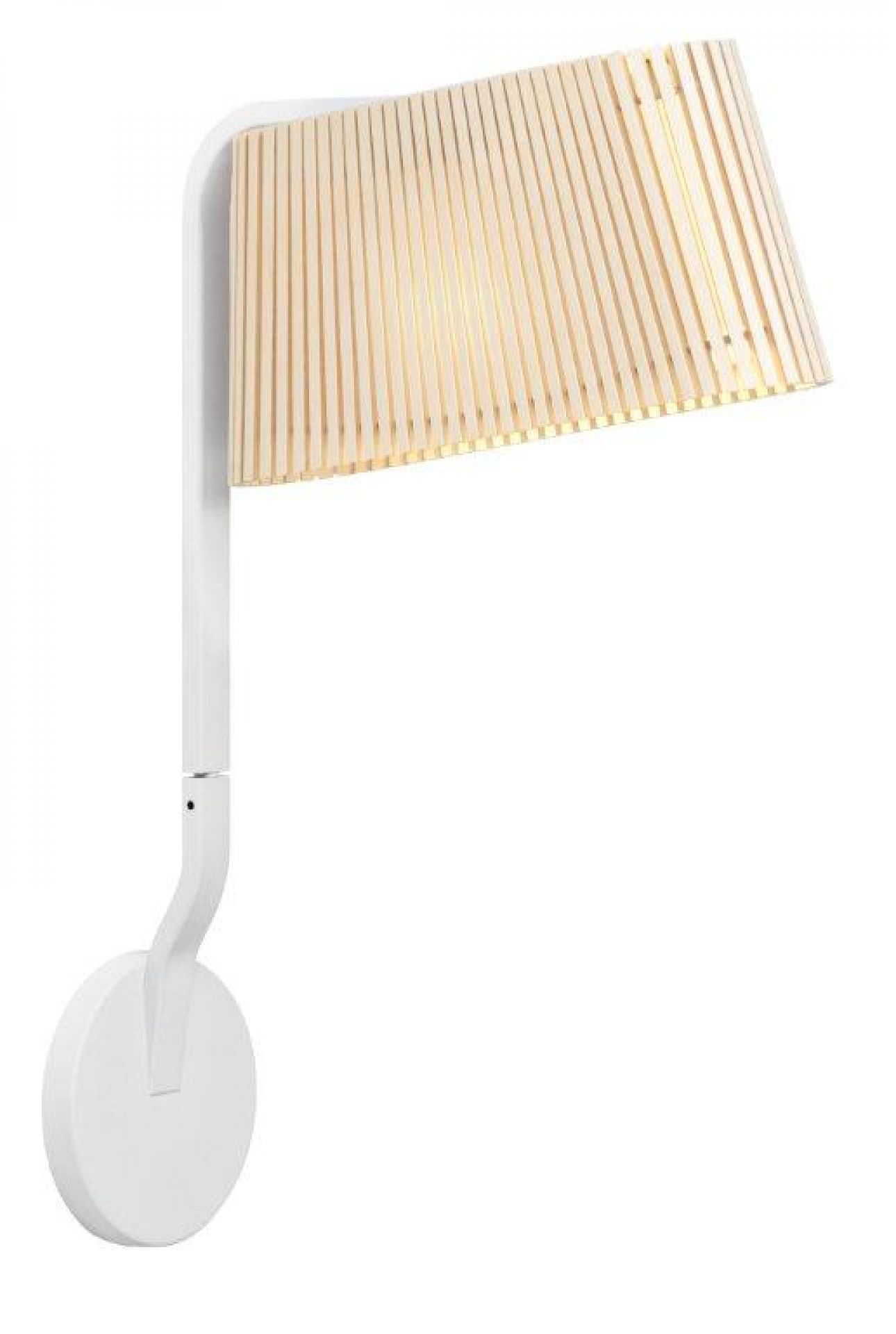 Weiße Owalo Wandleuchte von Secto Design mit hellem Holzschirm und warmem Licht für moderne Innenräume.