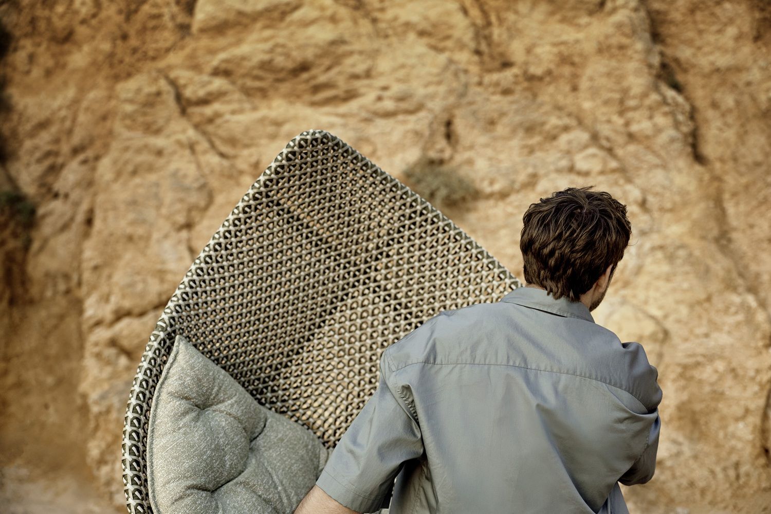Mbrace aluminium Outdoor Wing Chair met hoge rugleuning van Dedon