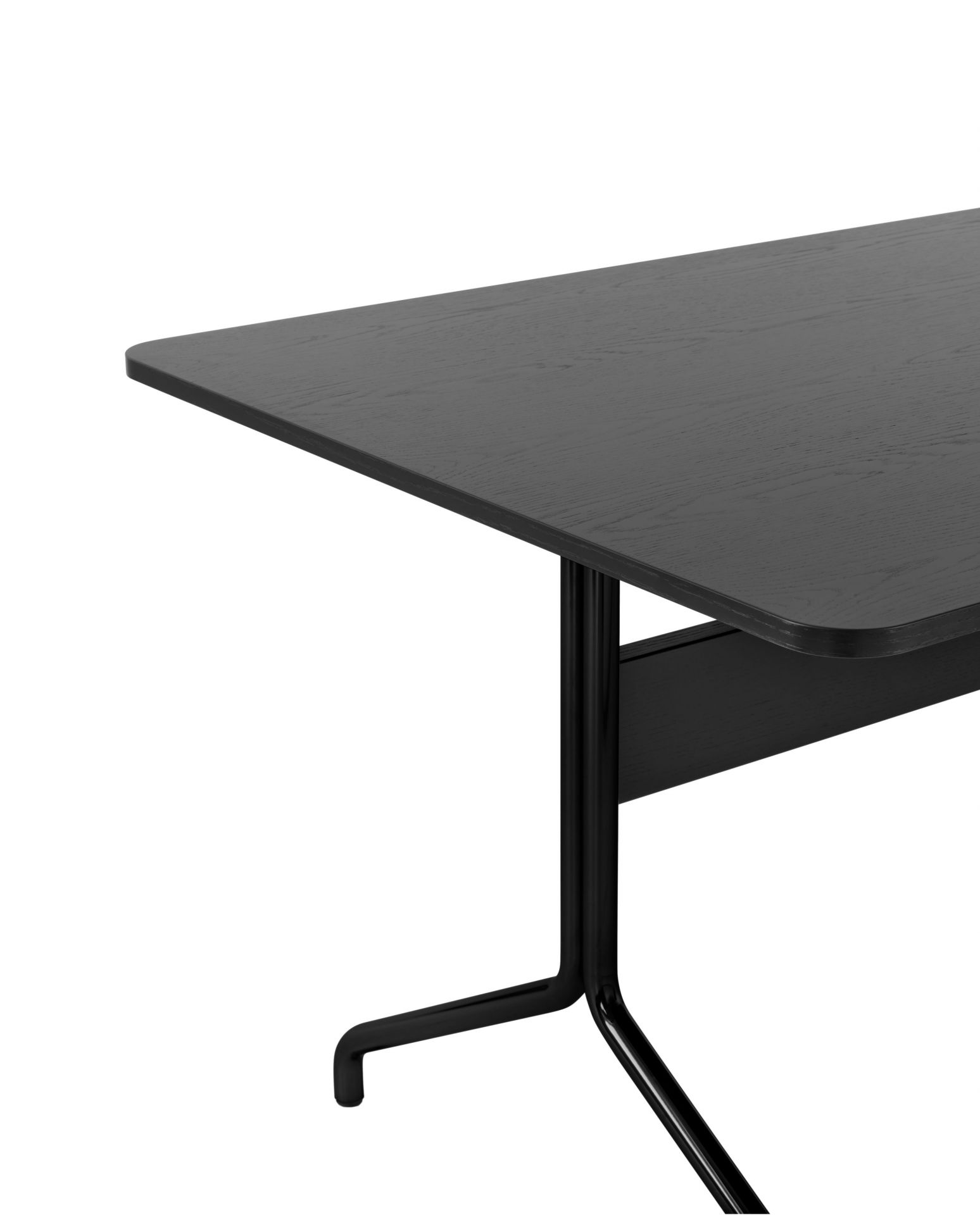Detailaufnahme des AndTradition Pavilion AV19 Tisches in Schwarz mit minimalistischem Design und filigranem Stahlgestell.