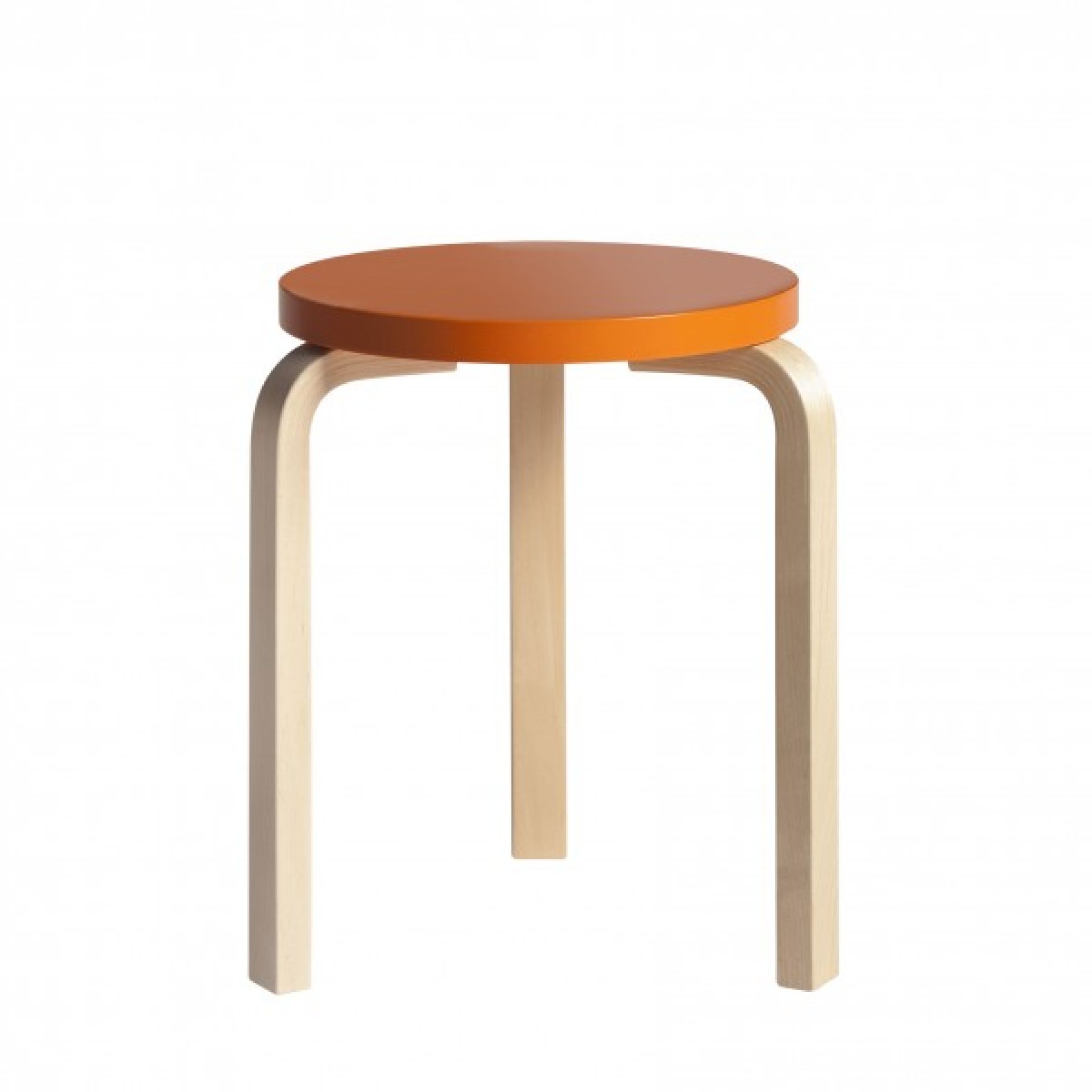 Artek Hocker 60: Klassischer, dreibeiniger Holz-Hocker mit orangefarbener Sitzfläche für moderne Einrichtungen.